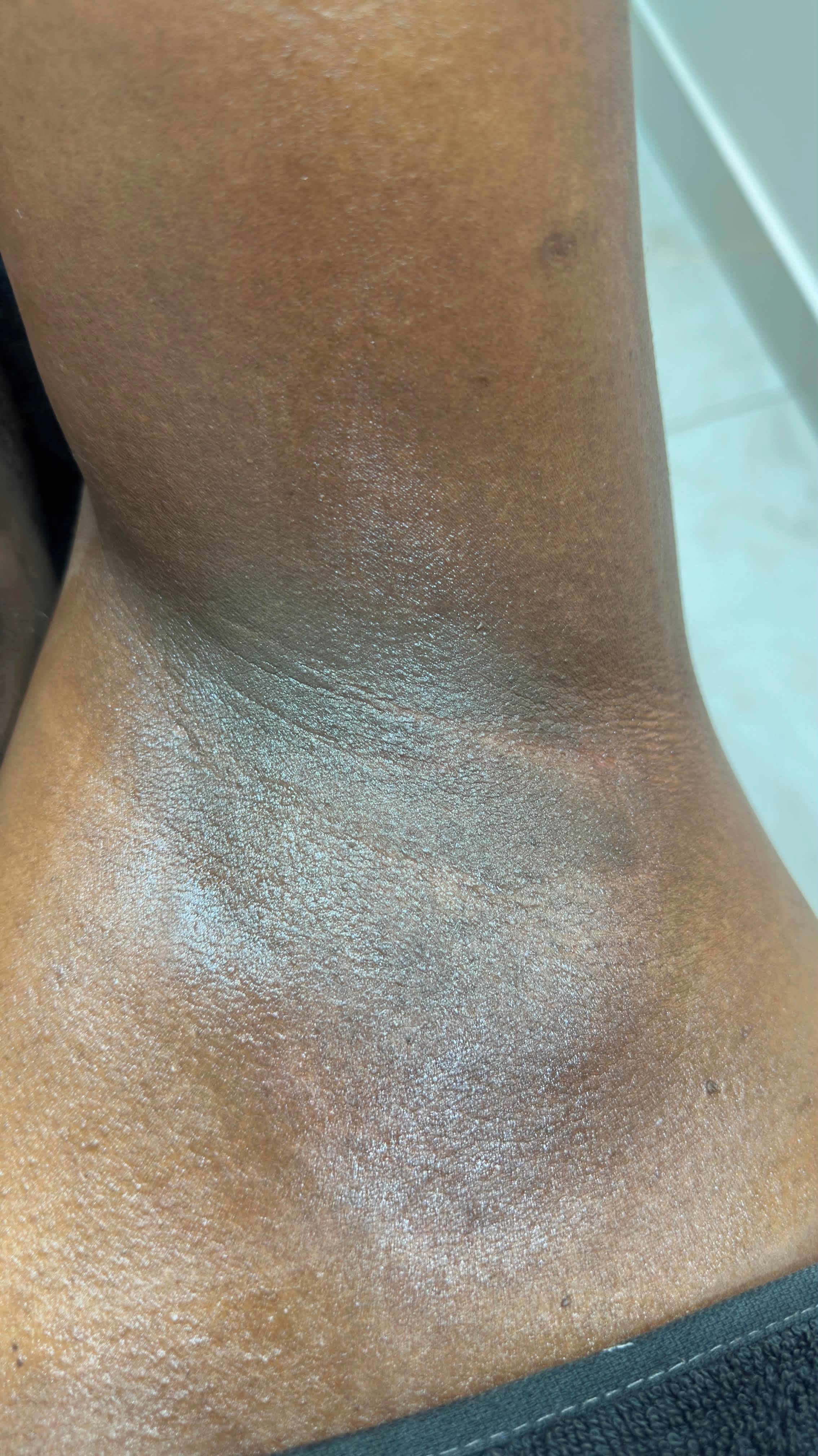 Luna Under-Arm Waxing Bandari BeautyGreenhouse Mall Suit 25, Ngong Road, Kilimani, Nairobi Kenya
